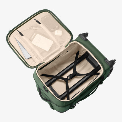 Gear Warrior XE 4 Wheeled Large Carry-On